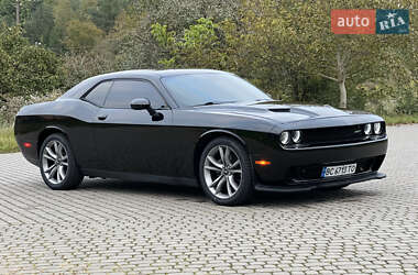 Купе Dodge Challenger 2017 в 