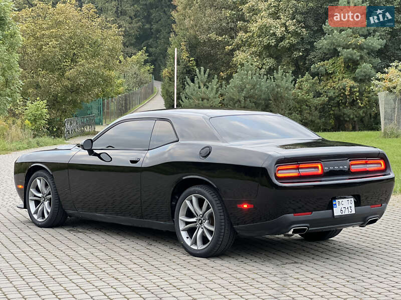 Купе Dodge Challenger 2017 в Львове