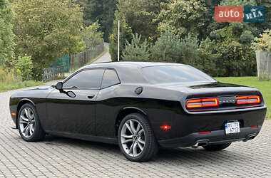 Купе Dodge Challenger 2017 в 