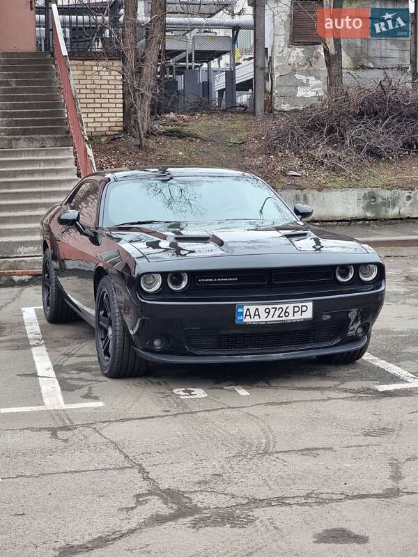 Купе Dodge Challenger 2018 в Києві