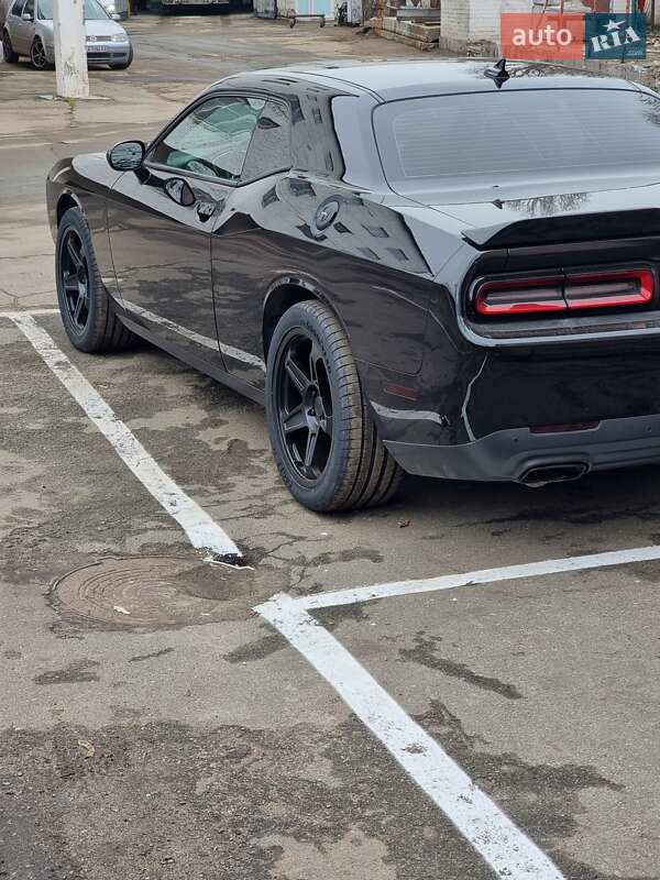 Купе Dodge Challenger 2018 в Києві