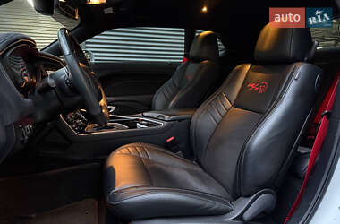 Купе Dodge Challenger 2019 в 