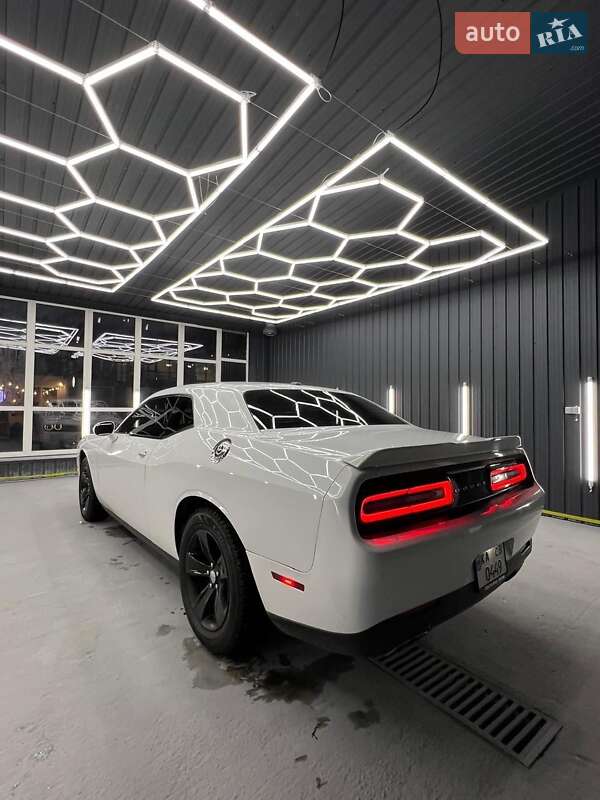 Купе Dodge Challenger 2015 в Киеве фото 4 Купе Dodge Challenger 2015 в Киеве
