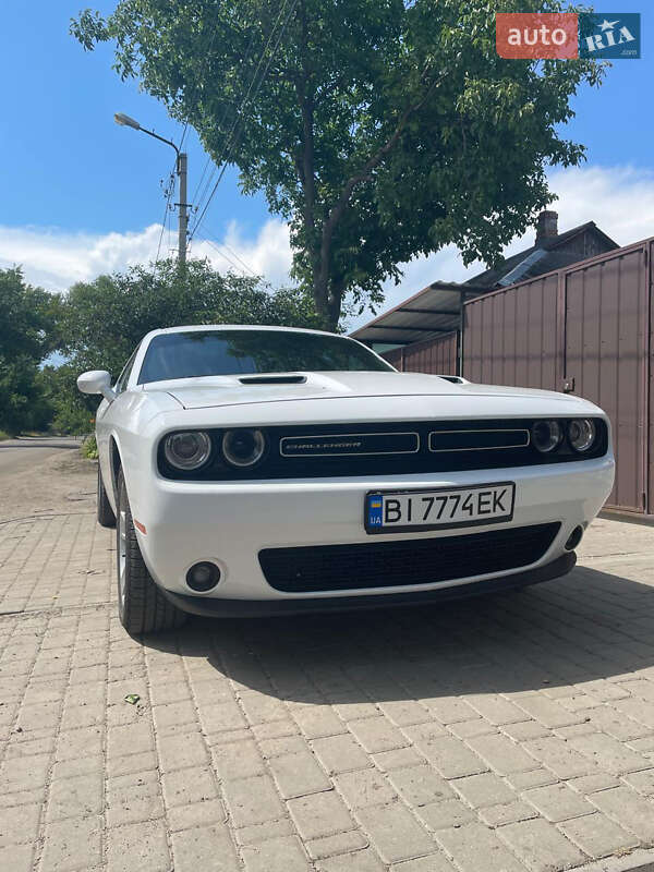 Купе Dodge Challenger 2021 в Кременчуці