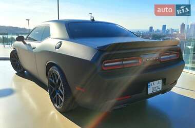 Купе Dodge Challenger 2017 в 