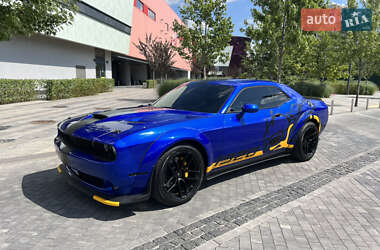 Купе Dodge Challenger 2022 в 