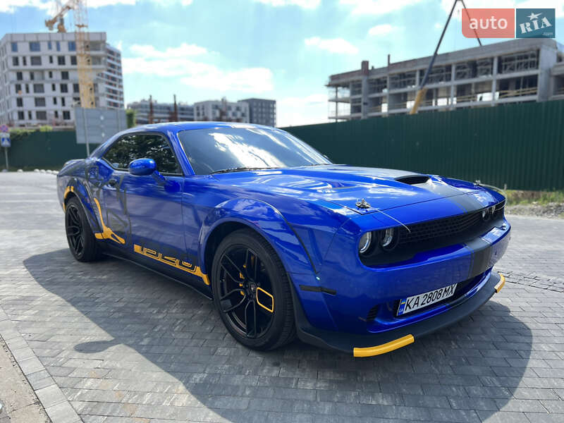 Купе Dodge Challenger 2022 в Киеве