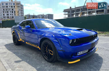 Купе Dodge Challenger 2022 в 