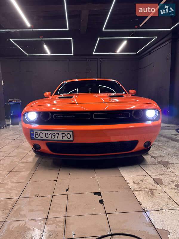 Купе Dodge Challenger 2016 в Києві
