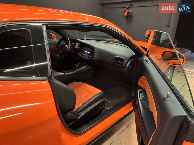 Купе Dodge Challenger 2016 в Києві