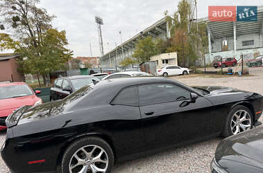 Купе Dodge Challenger 2016 в  фото 9 Купе Dodge Challenger 2016 в