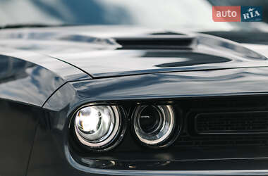 Купе Dodge Challenger 2017 в 