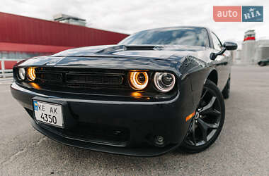 Купе Dodge Challenger 2017 в 