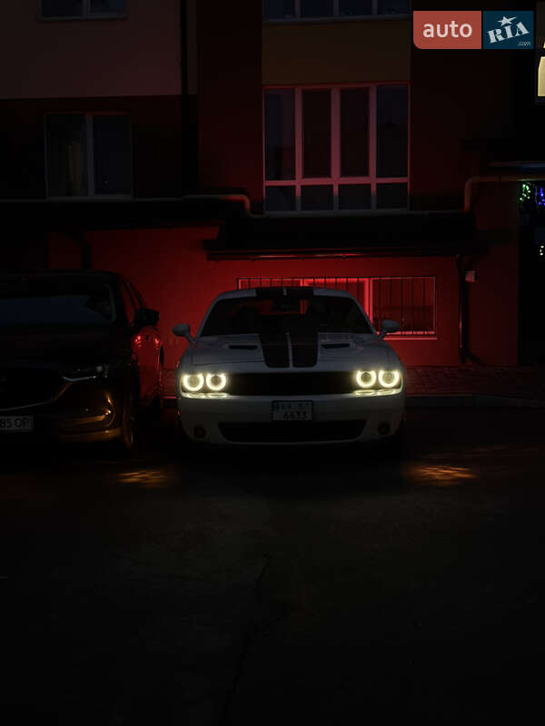 Купе Dodge Challenger 2016 в Софіївській Борщагівці фото 11 Купе Dodge Challenger 2016 в Софіївській Борщагівці