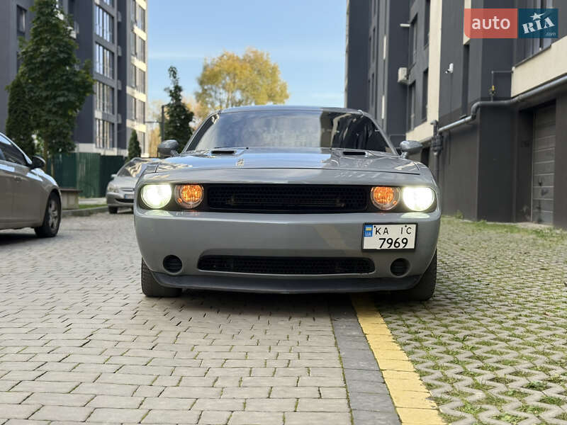 Купе Dodge Challenger 2013 в Ивано-Франковске