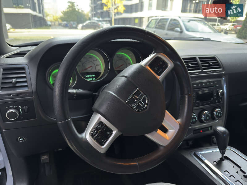 Купе Dodge Challenger 2013 в Ивано-Франковске