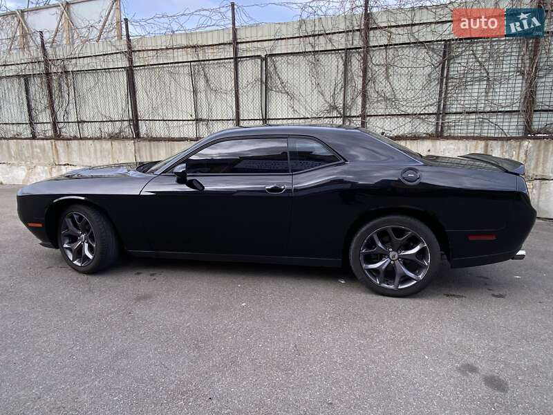 Купе Dodge Challenger 2017 в Києві фото 4 Купе Dodge Challenger 2017 в Києві