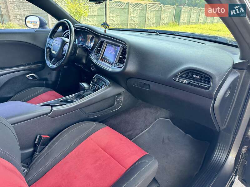 Купе Dodge Challenger 2017 в Киеве фото 36 Купе Dodge Challenger 2017 в Киеве