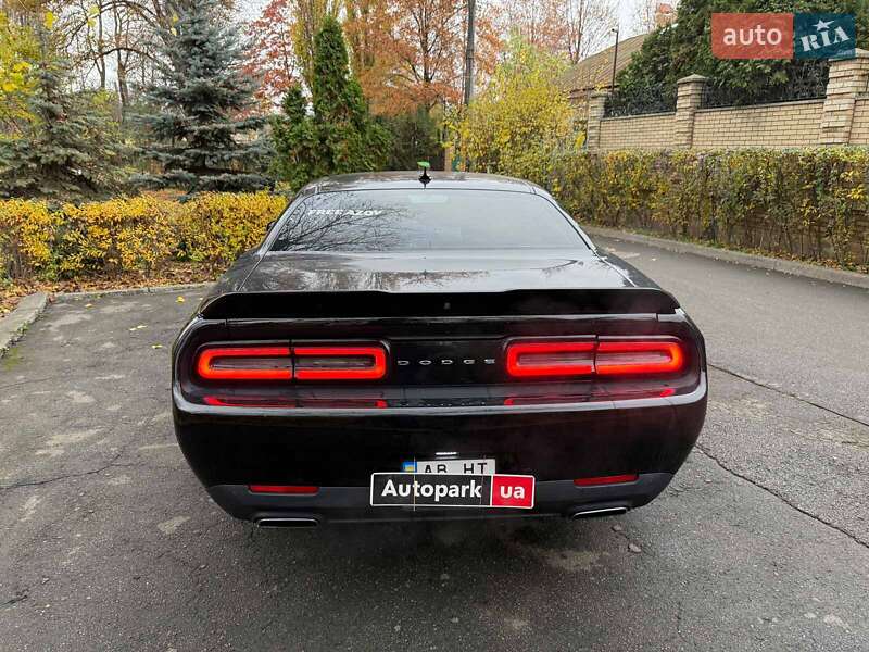 Купе Dodge Challenger 2018 в Києві