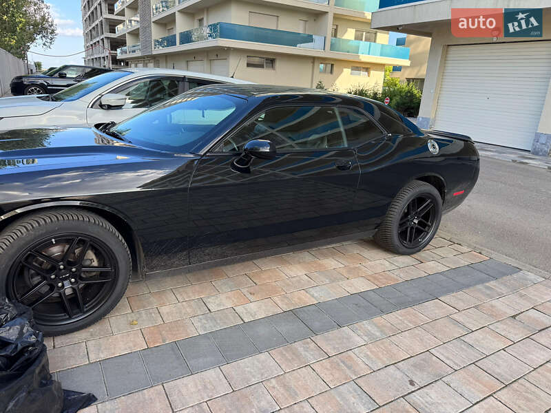 Купе Dodge Challenger 2014 в Ізмаїлі