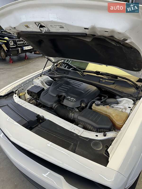 Купе Dodge Challenger 2016 в Чернівцях фото 22 Купе Dodge Challenger 2016 в Чернівцях