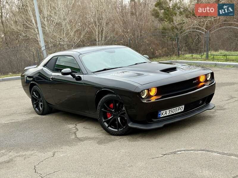 Купе Dodge Challenger 2016 в Киеве