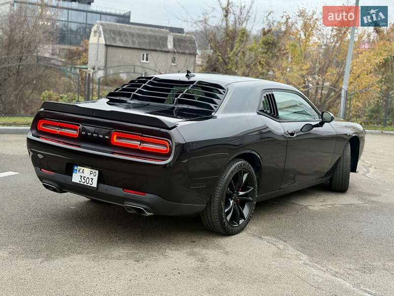 Купе Dodge Challenger 2016 в Киеве