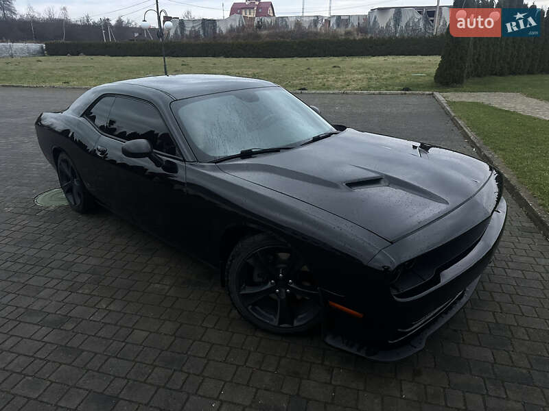 Купе Dodge Challenger 2016 в Львове фото Купе Dodge Challenger 2016 в Львове