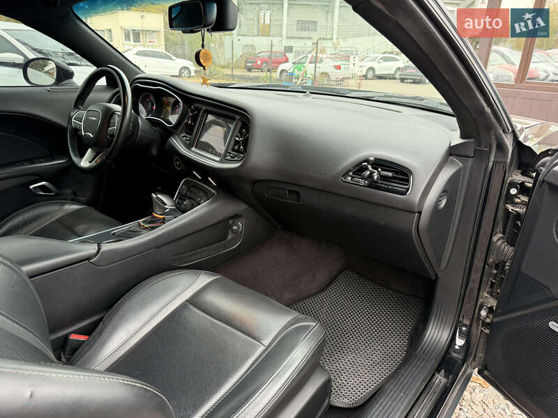 Купе Dodge Challenger 2016 в Полтаве
