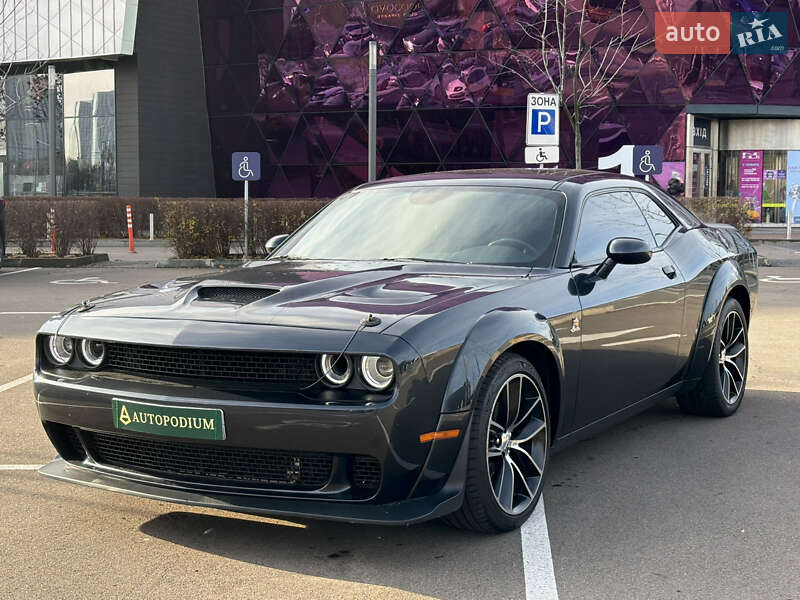 Купе Dodge Challenger 2016 в Киеве