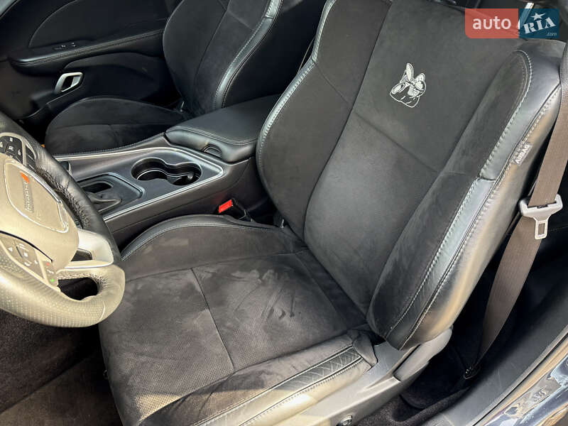 Купе Dodge Challenger 2016 в Киеве