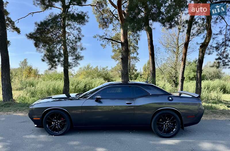 Купе Dodge Challenger 2017 в Киеве