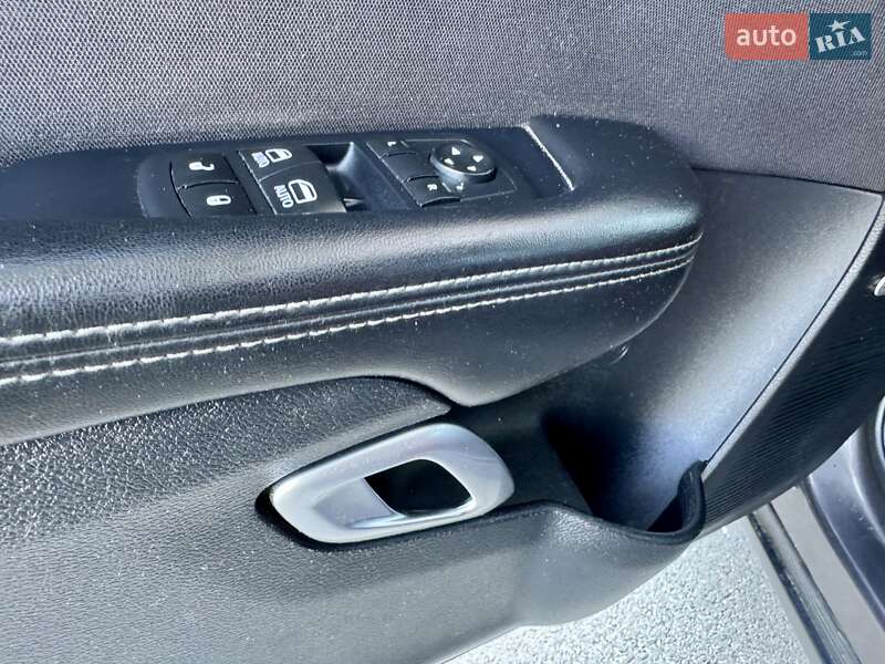 Купе Dodge Challenger 2017 в Киеве