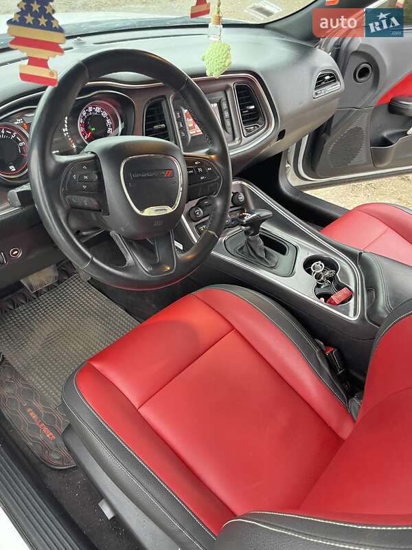 Купе Dodge Challenger 2016 в Луцьку