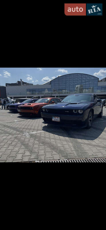 Купе Dodge Challenger 2014 в Киеве