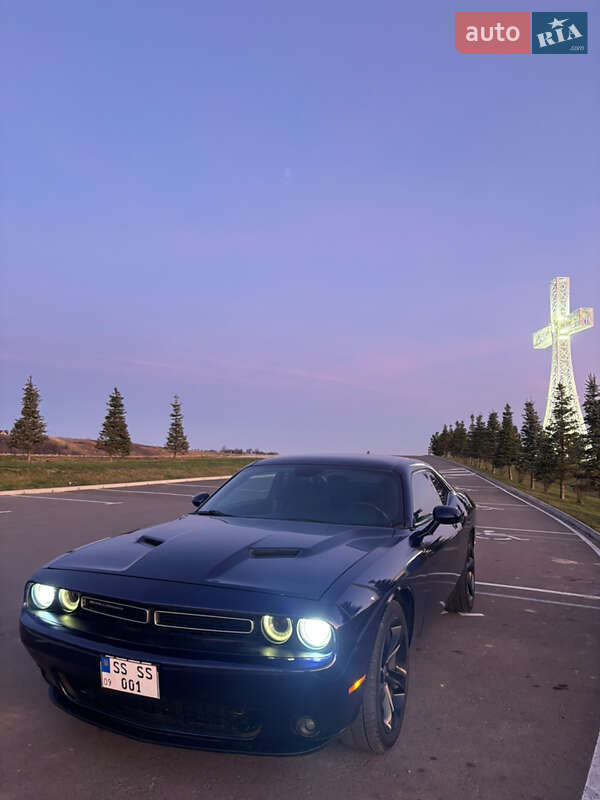 Купе Dodge Challenger 2014 в Ивано-Франковске фото Купе Dodge Challenger 2014 в Ивано-Франковске