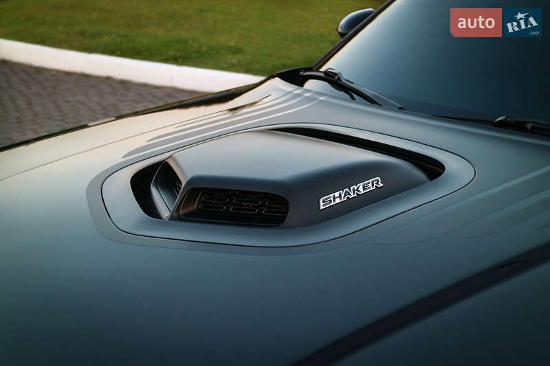 Купе Dodge Challenger 2015 в Львові