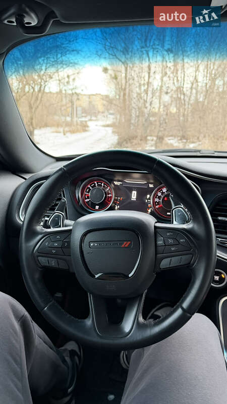 Купе Dodge Challenger 2015 в Виннице