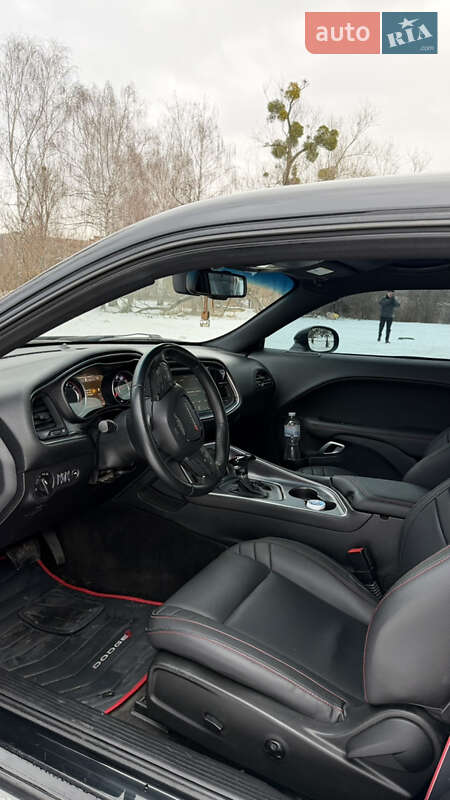 Купе Dodge Challenger 2015 в Виннице