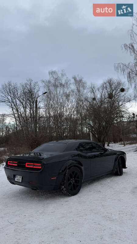 Купе Dodge Challenger 2015 в Виннице