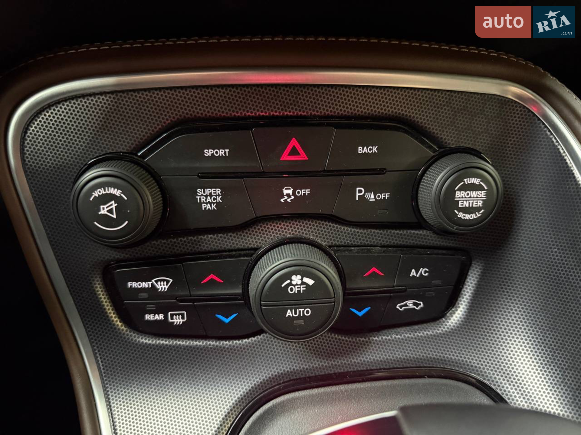 2016 Dodge Challenger - мініатюра 17