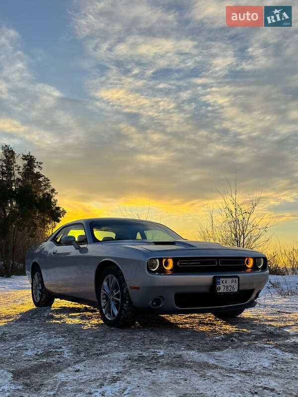 Купе Dodge Challenger 2021 в Киеве