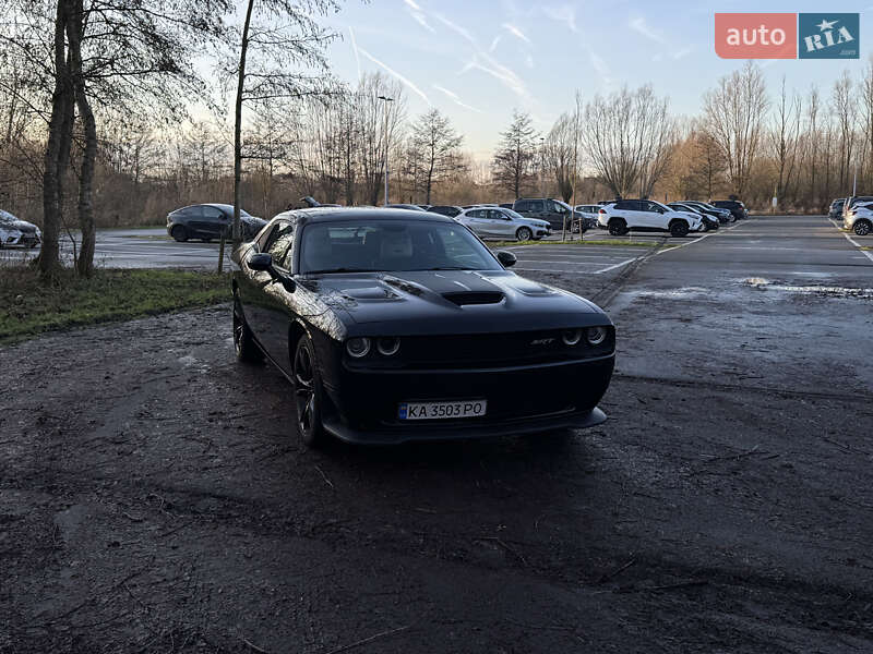Купе Dodge Challenger 2016 в Киеве фото 3 Купе Dodge Challenger 2016 в Киеве