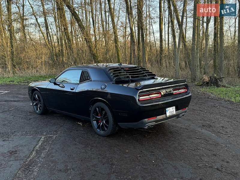 Купе Dodge Challenger 2016 в Киеве фото 7 Купе Dodge Challenger 2016 в Киеве