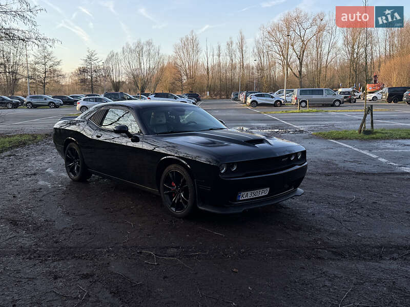 Купе Dodge Challenger 2016 в Киеве фото 12 Купе Dodge Challenger 2016 в Киеве