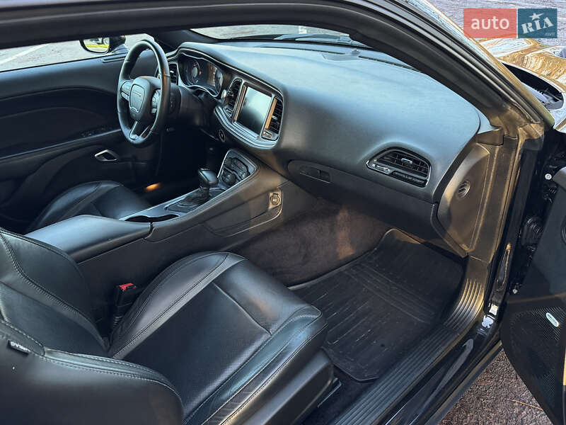 Купе Dodge Challenger 2016 в Киеве фото 14 Купе Dodge Challenger 2016 в Киеве