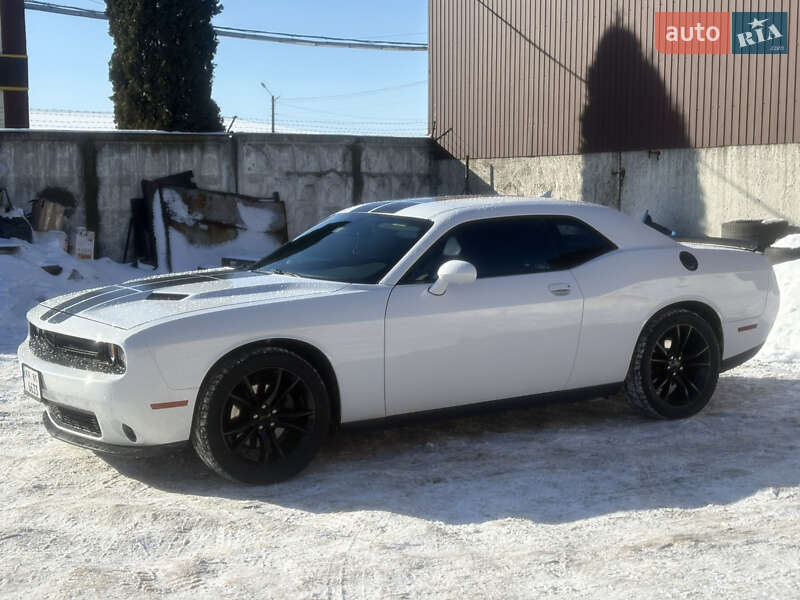 Купе Dodge Challenger 2016 в Рівному