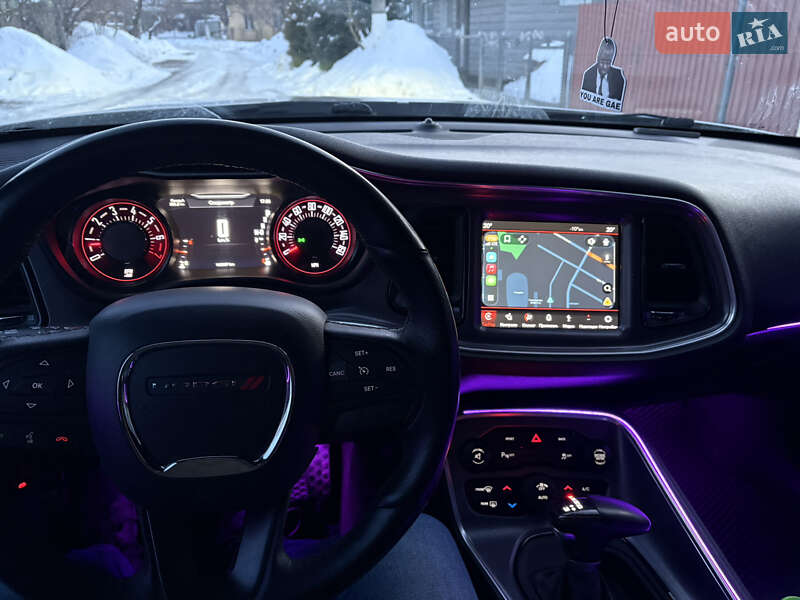Купе Dodge Challenger 2016 в Рівному