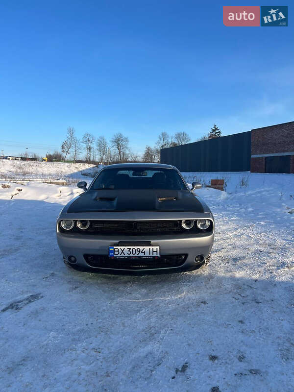 Купе Dodge Challenger 2017 в Хмельницком