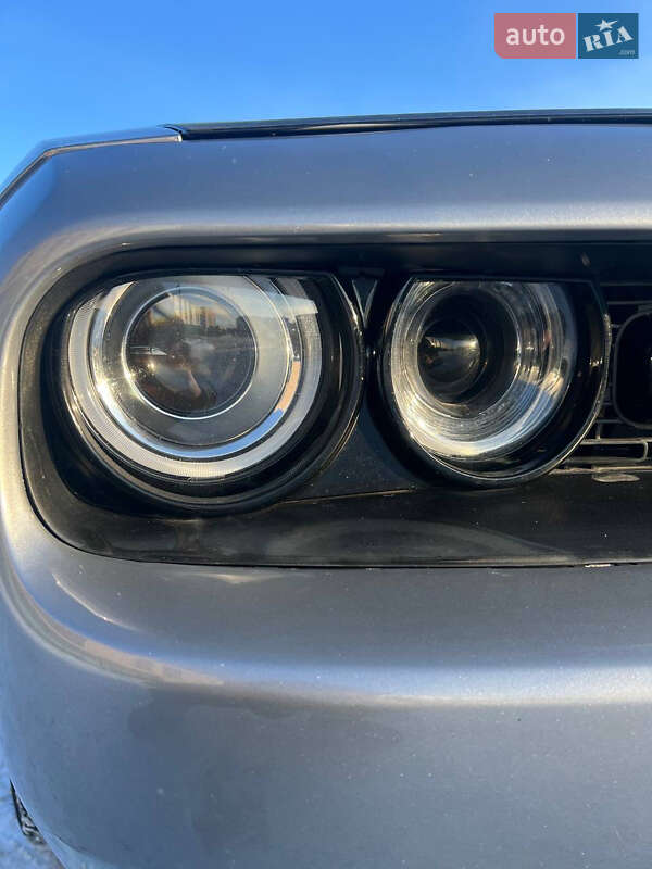 Купе Dodge Challenger 2017 в Хмельницком